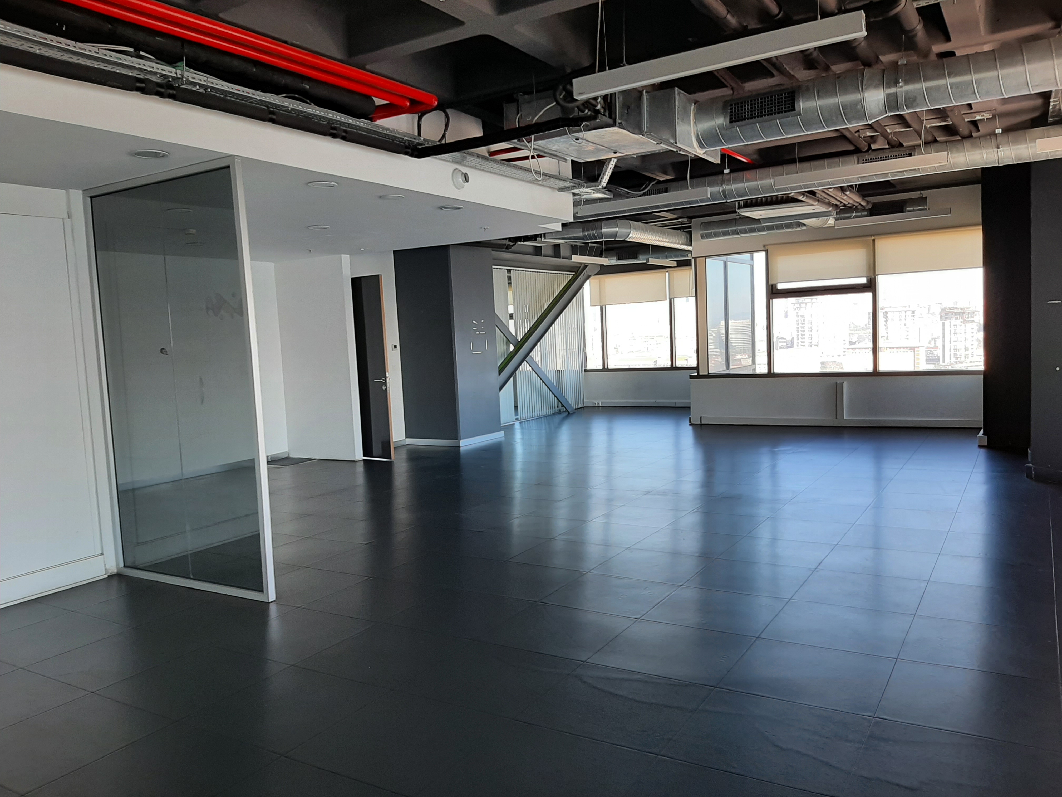 17 01 -  1650 m2 office space on a single floor